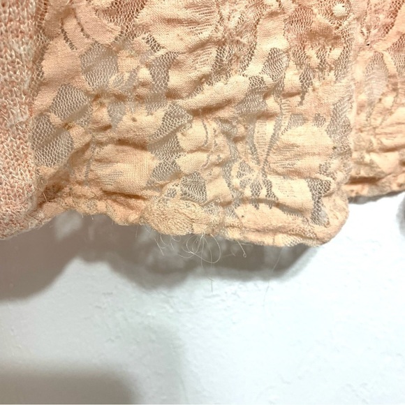 Forever 21 Short Sleeve Sweater Lace Top Light Pink size Small - Picture 7 of 7